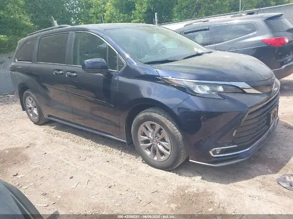 5TDYSKFC5RS130067 2024 TOYOTA SIENNA - Image 1