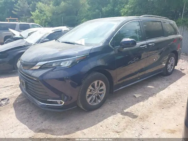 5TDYSKFC5RS130067 2024 TOYOTA SIENNA - Image 2