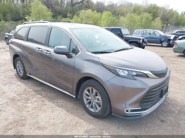 5TDYSKFC5RS139626 2024 TOYOTA SIENNA - Image 1