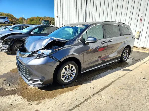 5TDYSKFC5SS202777 2025 TOYOTA SIENNA - Image 1