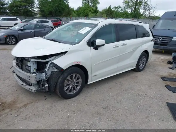 5TDYSKFC6MS002087 2021 TOYOTA SIENNA - Image 2