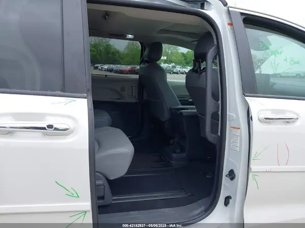 5TDYSKFC6MS002087 2021 TOYOTA SIENNA - Image 8