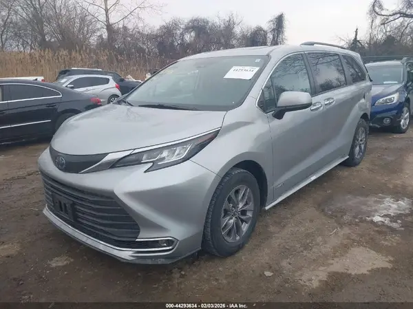5TDYSKFC6MS017110 2021 TOYOTA SIENNA - Image 2