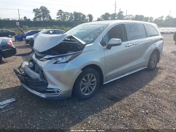 5TDYSKFC6MS018323 2021 TOYOTA SIENNA - Image 2
