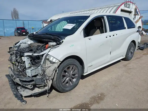 5TDYSKFC6MS024932 2021 TOYOTA SIENNA - Image 2