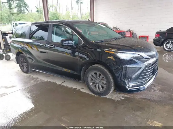 5TDYSKFC6NS065160 2022 TOYOTA SIENNA - Image 1