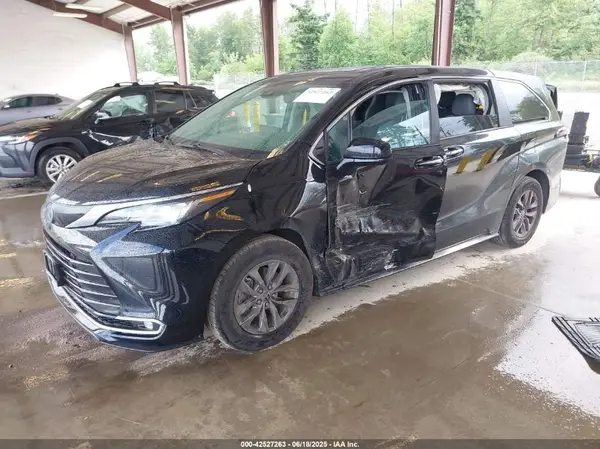 5TDYSKFC6NS065160 2022 TOYOTA SIENNA - Image 2