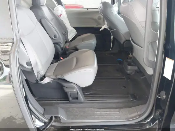 5TDYSKFC6NS065160 2022 TOYOTA SIENNA - Image 8