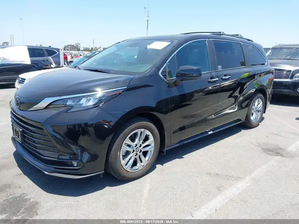 5TDYSKFC6TS258423 2026 TOYOTA SIENNA - Image 2