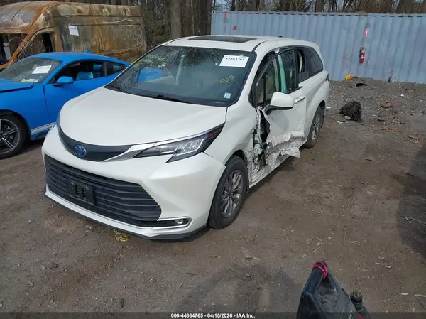 5TDYSKFC7MS004320 2021 TOYOTA SIENNA - Image 2