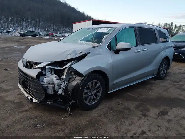 5TDYSKFC7MS032490 2021 TOYOTA SIENNA - Image 2
