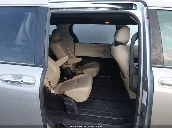 5TDYSKFC7MS032490 2021 TOYOTA SIENNA - Image 8