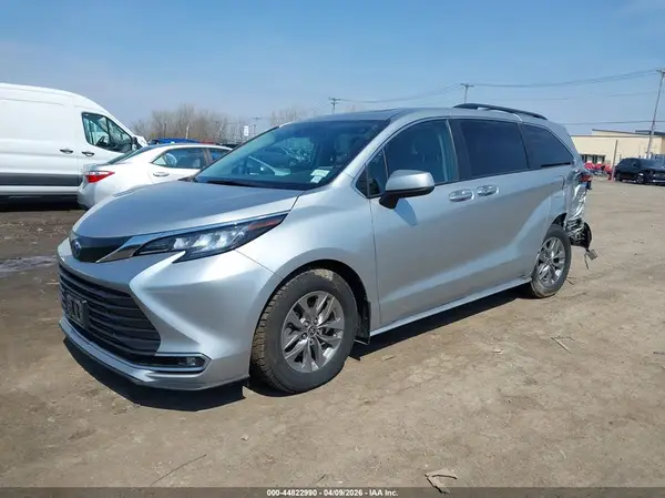 5TDYSKFC7NS053924 2022 TOYOTA SIENNA - Image 2