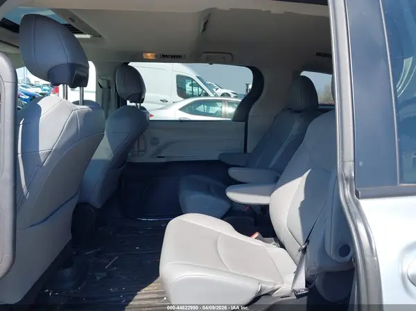 5TDYSKFC7NS053924 2022 TOYOTA SIENNA - Image 8