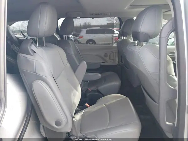 5TDYSKFC7NS071873 2022 TOYOTA SIENNA - Image 8