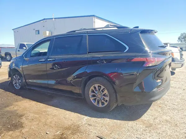 5TDYSKFC7NS073543 2022 TOYOTA SIENNA - Image 2