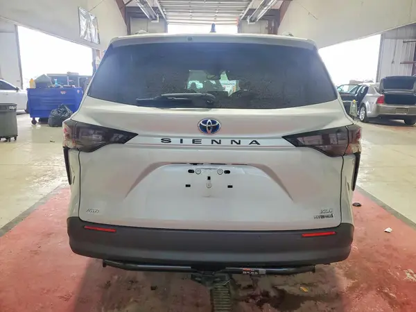 2023 TOYOTA SIENNA auction photo 6