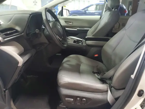 2023 TOYOTA SIENNA auction photo 7