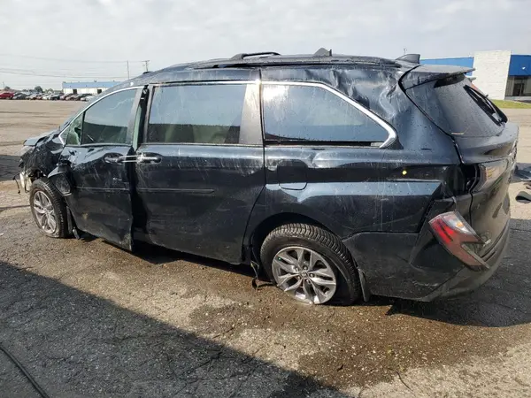 5TDYSKFC7RS112119 2024 TOYOTA SIENNA - Image 2