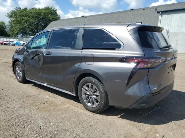 5TDYSKFC7RS114503 2024 TOYOTA SIENNA - Image 2