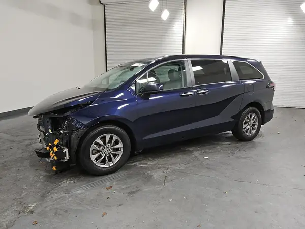5TDYSKFC7RS114937 2024 TOYOTA SIENNA - Image 1