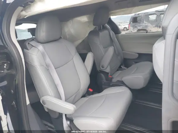 5TDYSKFC7RS138235 2024 TOYOTA SIENNA - Image 8