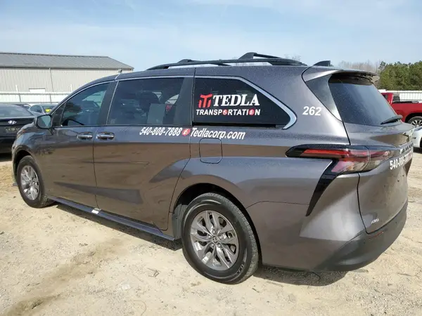 5TDYSKFC7RS154371 2024 TOYOTA SIENNA - Image 2