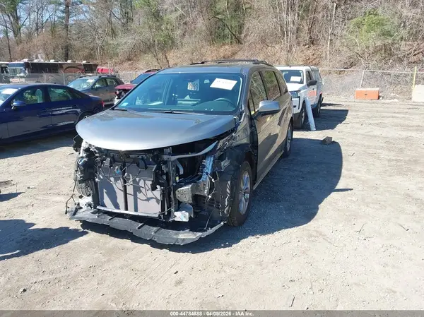 5TDYSKFC7TS228458 2026 TOYOTA SIENNA - Image 2