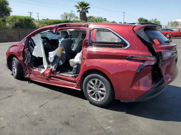 5TDYSKFC8MS010935 2021 TOYOTA SIENNA - Image 2