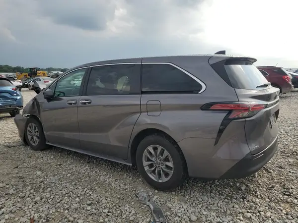 5TDYSKFC8NS041426 2022 TOYOTA SIENNA - Image 2