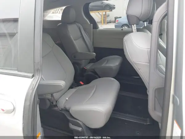 5TDYSKFC8NS063233 2022 TOYOTA SIENNA - Image 8