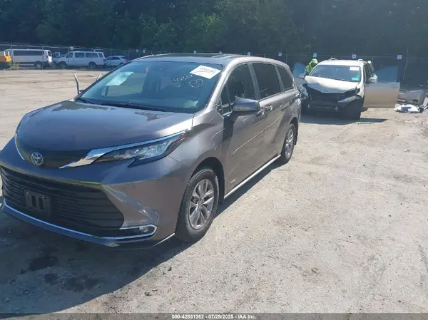 5TDYSKFC8PS083887 2023 TOYOTA SIENNA - Image 2