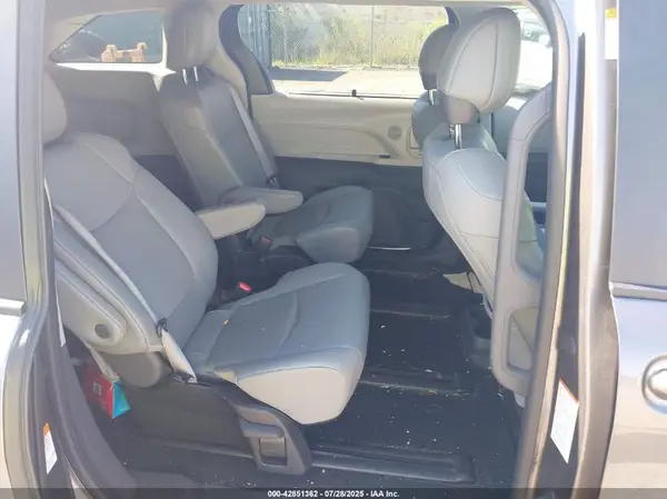 5TDYSKFC8PS083887 2023 TOYOTA SIENNA - Image 8