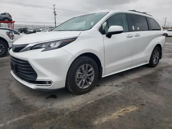 5TDYSKFC8RS121170 2024 TOYOTA SIENNA - Image 1
