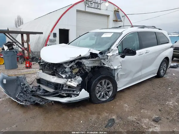 5TDYSKFC8RS152418 2024 TOYOTA SIENNA - Image 2