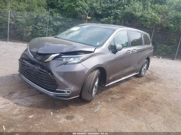 5TDYSKFC9MS014413 2021 TOYOTA SIENNA - Image 2