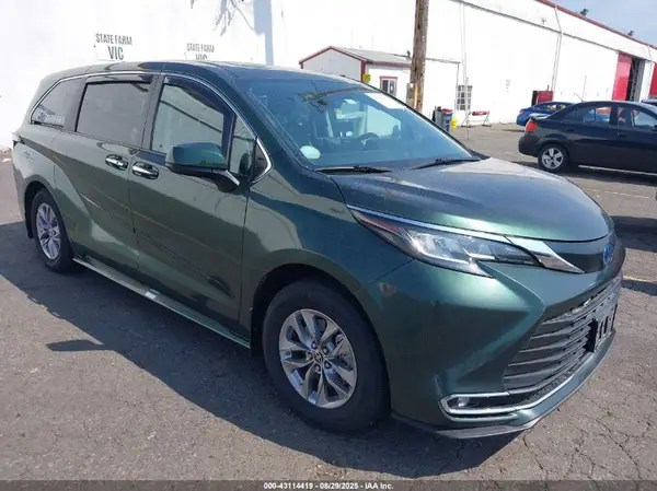 5TDYSKFC9NS045565 2022 TOYOTA SIENNA - Image 1