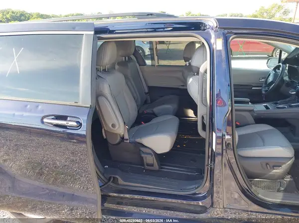 5TDYSKFC9NS049549 2022 TOYOTA SIENNA - Image 8
