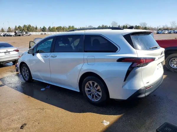 5TDYSKFC9NS062849 2022 TOYOTA SIENNA - Image 2
