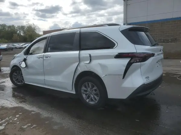 5TDYSKFC9PS077483 2023 TOYOTA SIENNA - Image 2