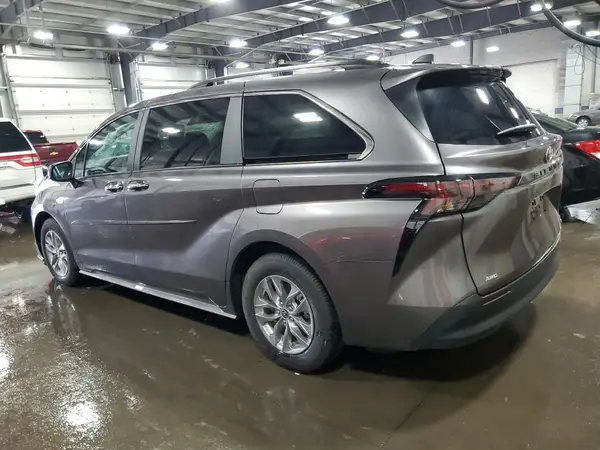 5TDYSKFC9RS147406 2024 TOYOTA SIENNA - Image 2