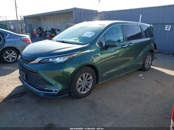 5TDYSKFCXMS006448 2021 TOYOTA SIENNA - Image 2