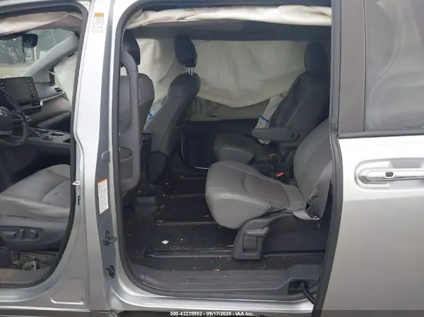 5TDYSKFCXMS009818 2021 TOYOTA SIENNA - Image 8