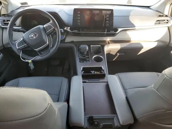 5TDYSKFCXMS011813 2021 TOYOTA SIENNA - Image 8