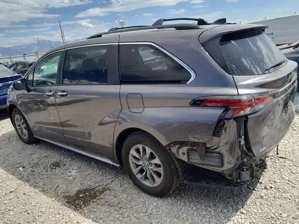 5TDYSKFCXMS029437 2021 TOYOTA SIENNA - Image 2