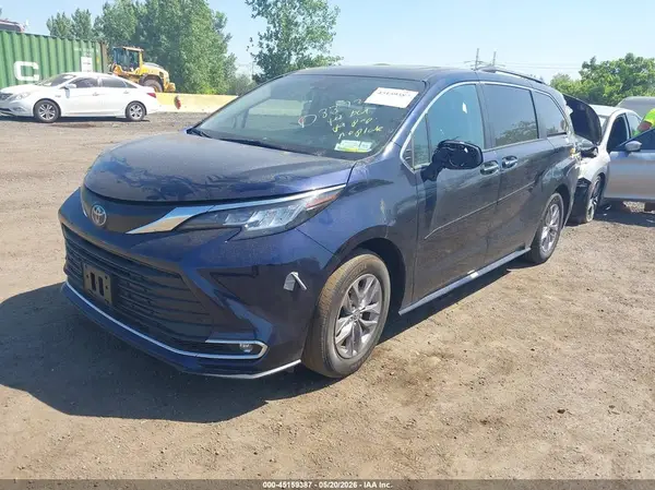 5TDYSKFCXPS088721 2023 TOYOTA SIENNA - Image 2
