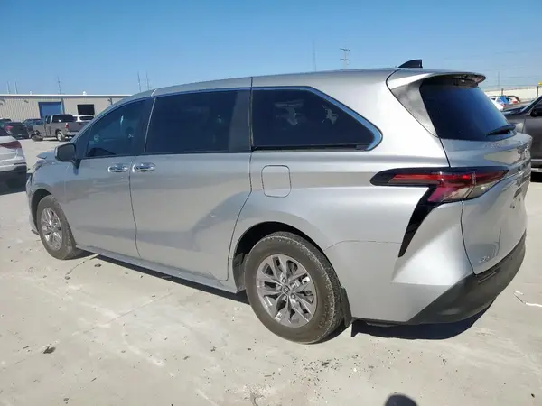 5TDYSKFCXPS089125 2023 TOYOTA SIENNA - Image 2