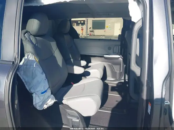 5TDYSKFCXSS164057 2025 TOYOTA SIENNA - Image 8