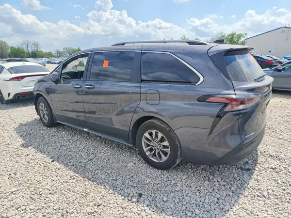 5TDYSKFCXSS211443 2025 TOYOTA SIENNA - Image 2