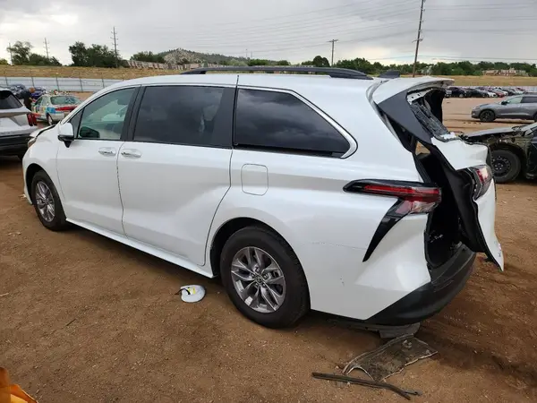 5TDYSKFCXTS230852 2026 TOYOTA SIENNA - Image 2